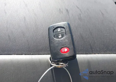 2014 Toyota Prius V Three z USA, uszkodzony, nr VIN JTDZN3EU2E3331495